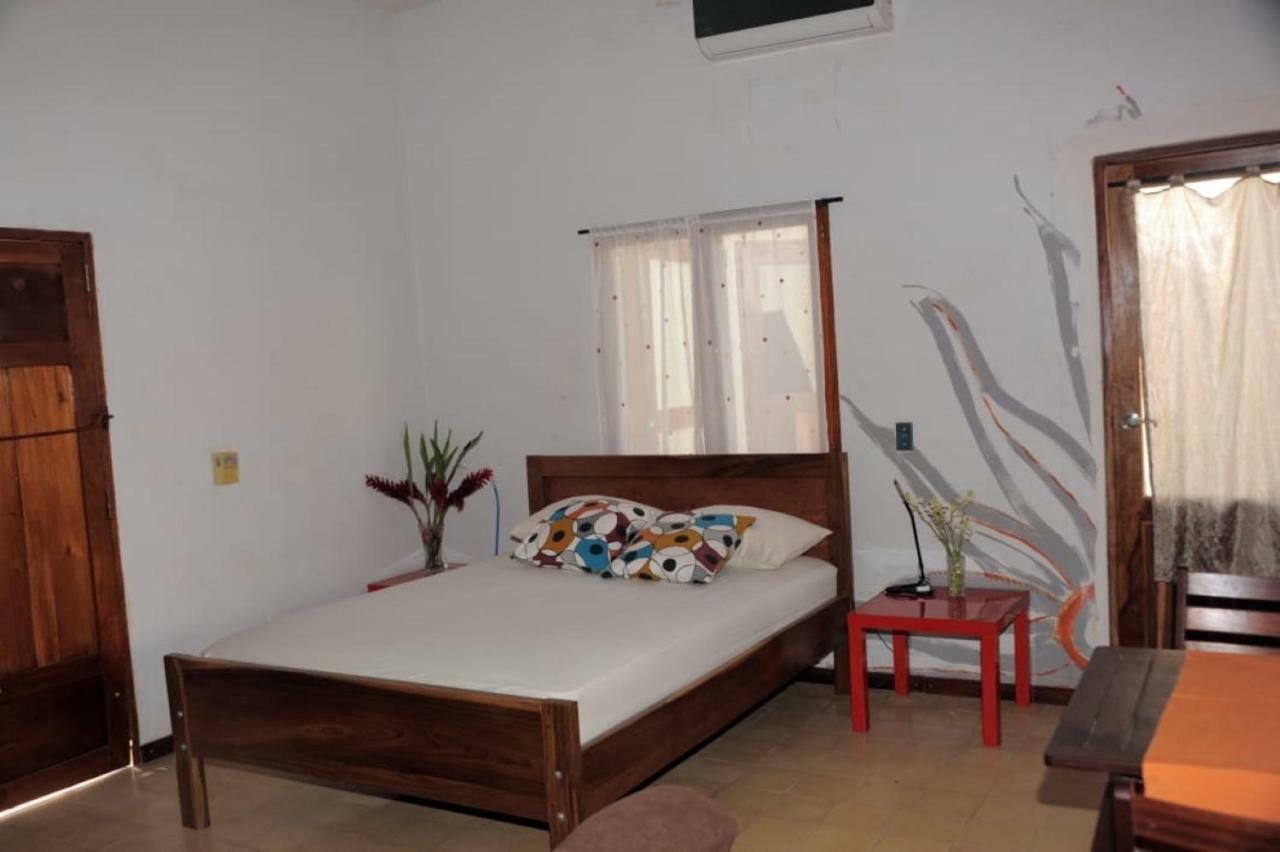 Apartamentos Casa Amarilla Granada Buitenkant foto